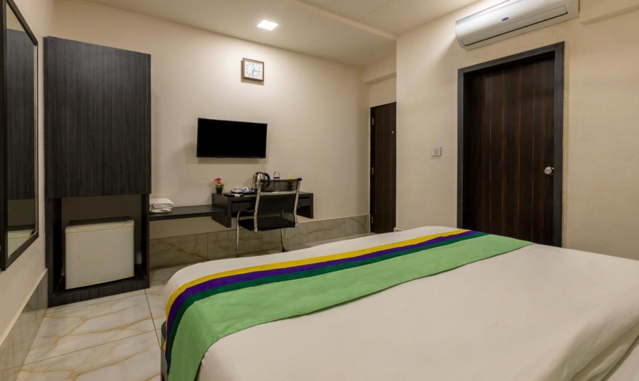 Treebo Oscar Hotel Rajkot Ngoại thất bức ảnh